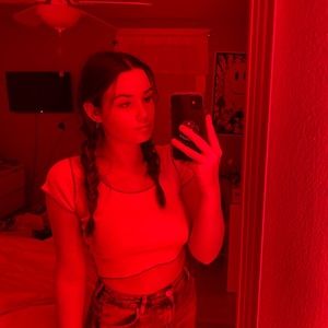 Meet your Posher, Hannah